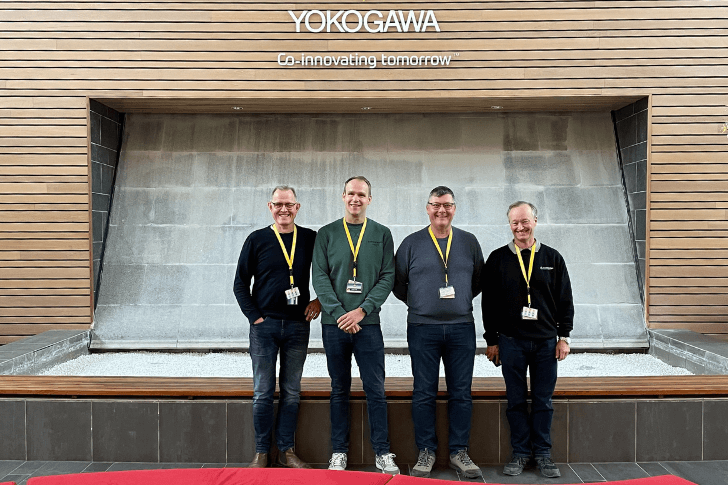 Fire Crossbridge personer i Yokogawas lobby