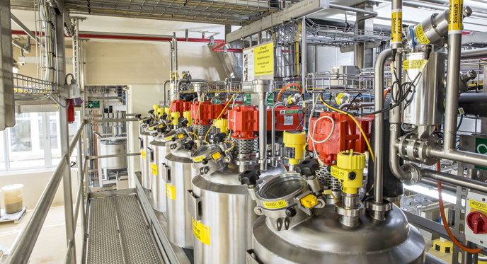 VEGA PULS 64 Installeret i små tanke